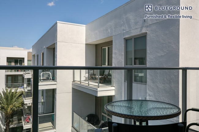 Photo - 6161 Fairmount Ave Unidad FL5-ID19