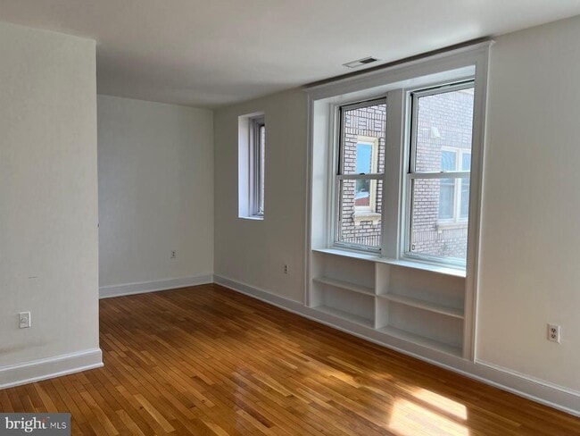 Photo - 1916 17th St NW Unidad 414