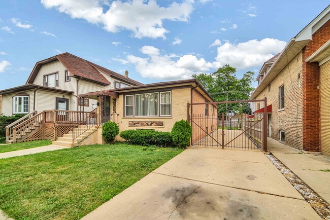 Photo - 2725 N Oak Park Ave