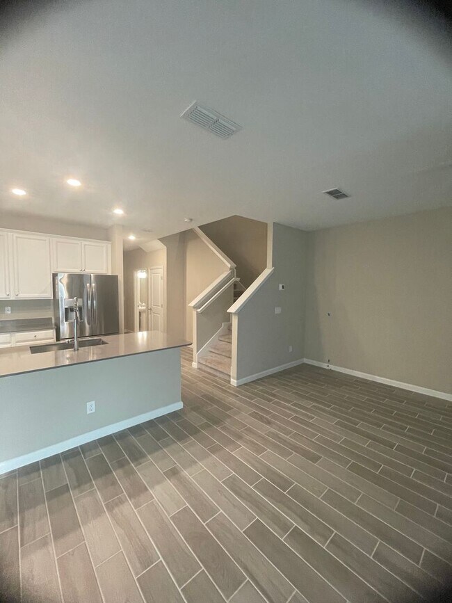 27 Yeti Ct