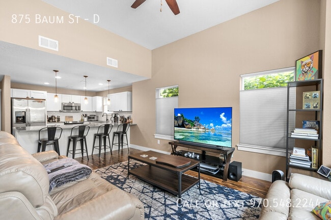 Photo - 875 Baum St