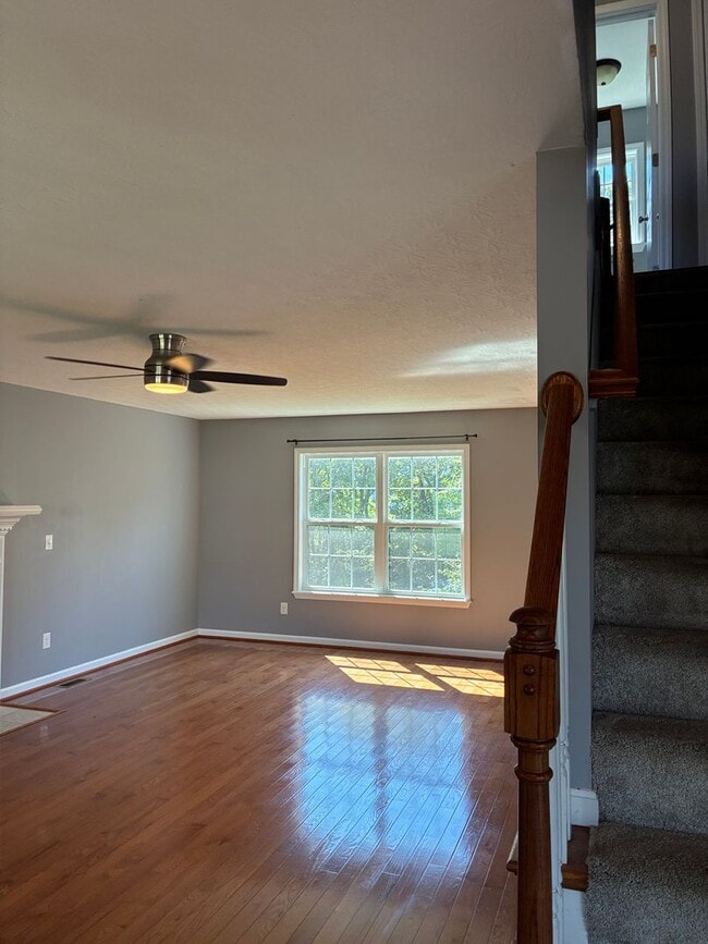 Photo - **ELIZABETHTOWN INDEPENDENT SCHOOL DISTRICT**