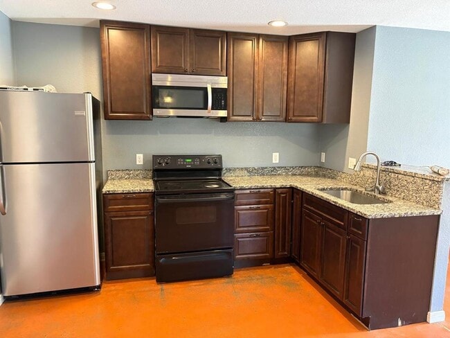 Photo - 1403 Strickland St