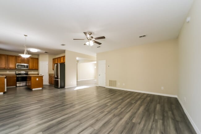 Photo - 731 E Red House Branch Rd