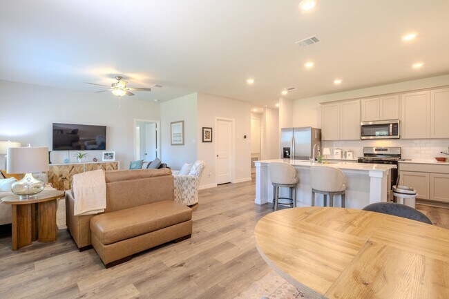 Photo - 2420 Grace St