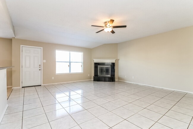Photo - 617 St Eric Dr