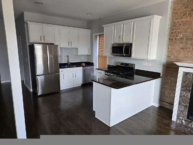 Photo - 5900 S Prairie Ave