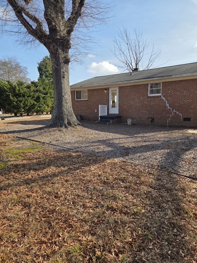 Photo - 7992 Lester Rd