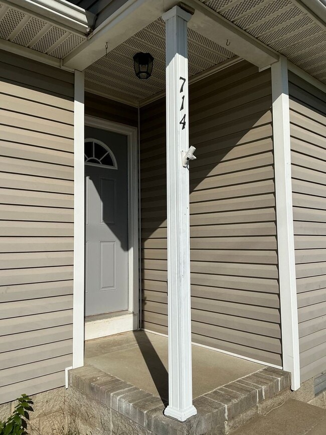 Photo - 714 Shetland Dr