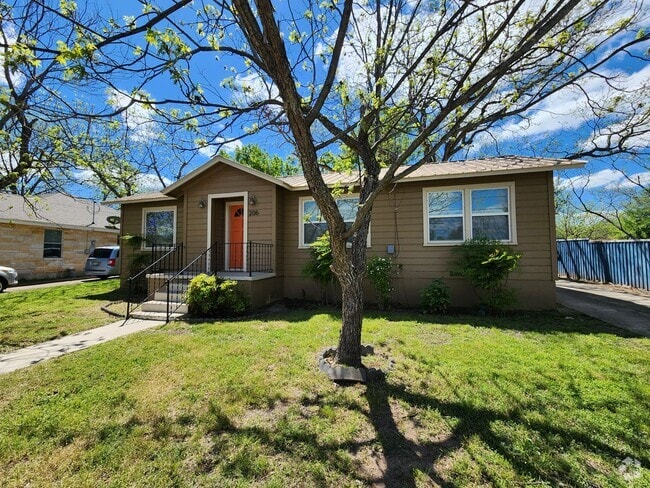 Building Photo - 3/1 Charmer in West Lampasas Rental