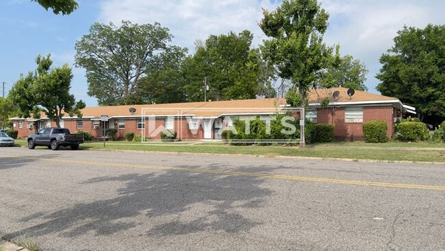 Building Photo - 2 Bedroom Apartment in Graymont Community Unit 618