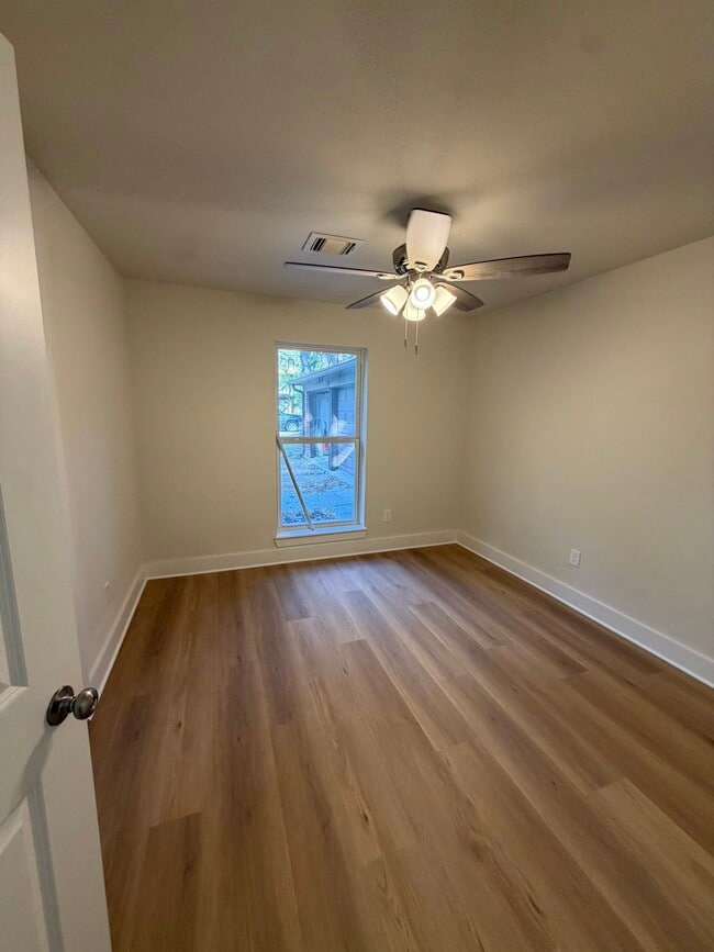 Photo - 70 Brookflower Rd
