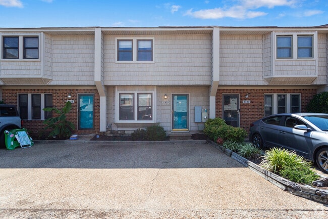 Building Photo - 2305 Breakers Ct Rental