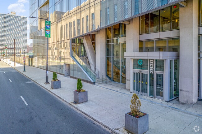 Photo - Evo at Cira Centre South