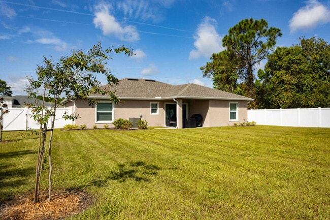 Photo - 43 Freeland Ln