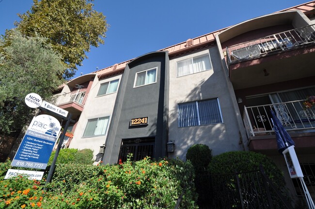 Photo - 12241 Burbank Blvd Apartamento Unidad 102