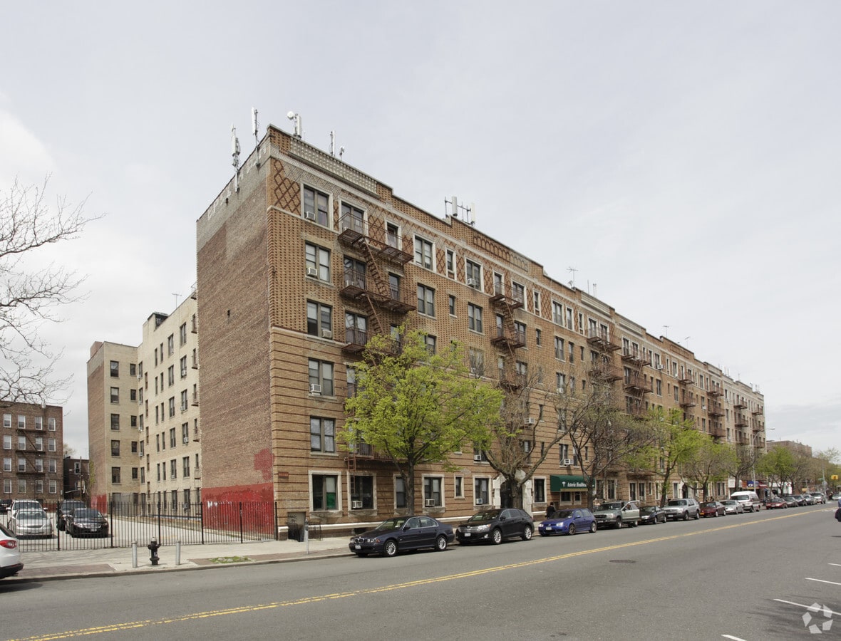 Photo - 21-38 31st St Apartments