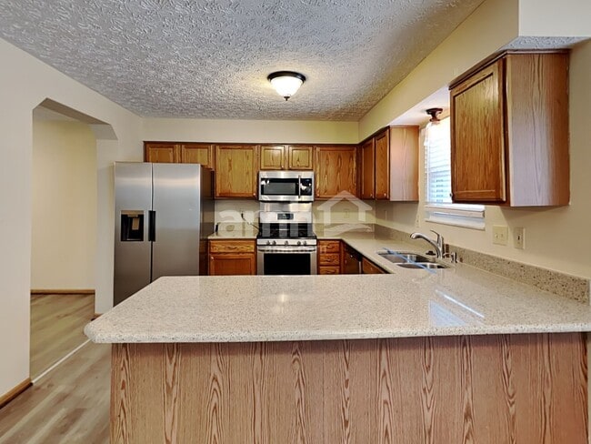 Photo - 254 Oxford Dr SW