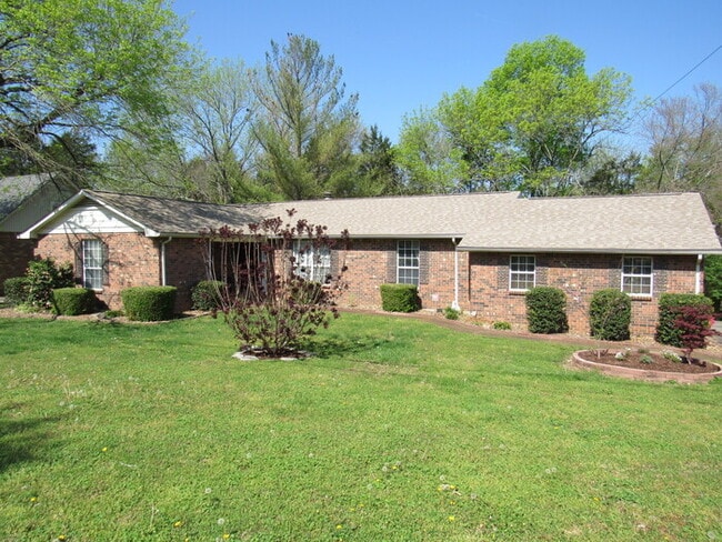 Building Photo - 4 bedroom home w/ walking trail to Percy P...