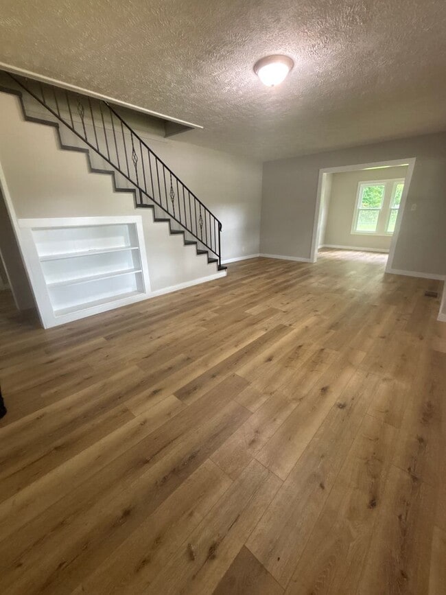 Photo - NEW LISTING