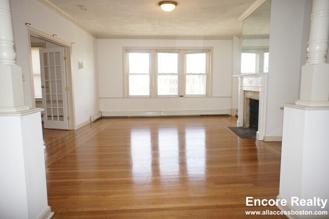 Building Photo - 1661 Commonwealth Ave Unit 3