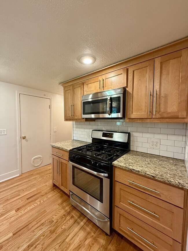Photo - 7724 Walnut St