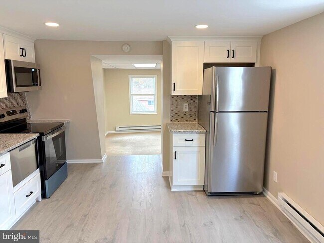 Photo - 1643 ROCKWELL Rd Unit 5