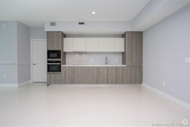 Building Photo - 2900 NE 7th Ave Unit 1404 Rental