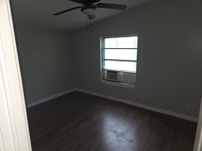 Photo - 15505 Parret Ln