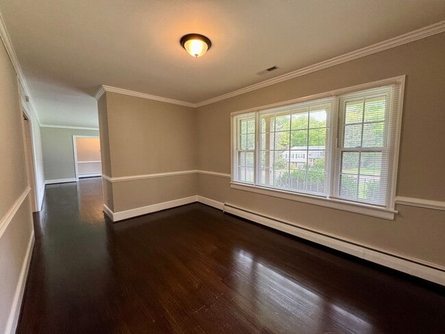 Photo - 201 N Thomas St
