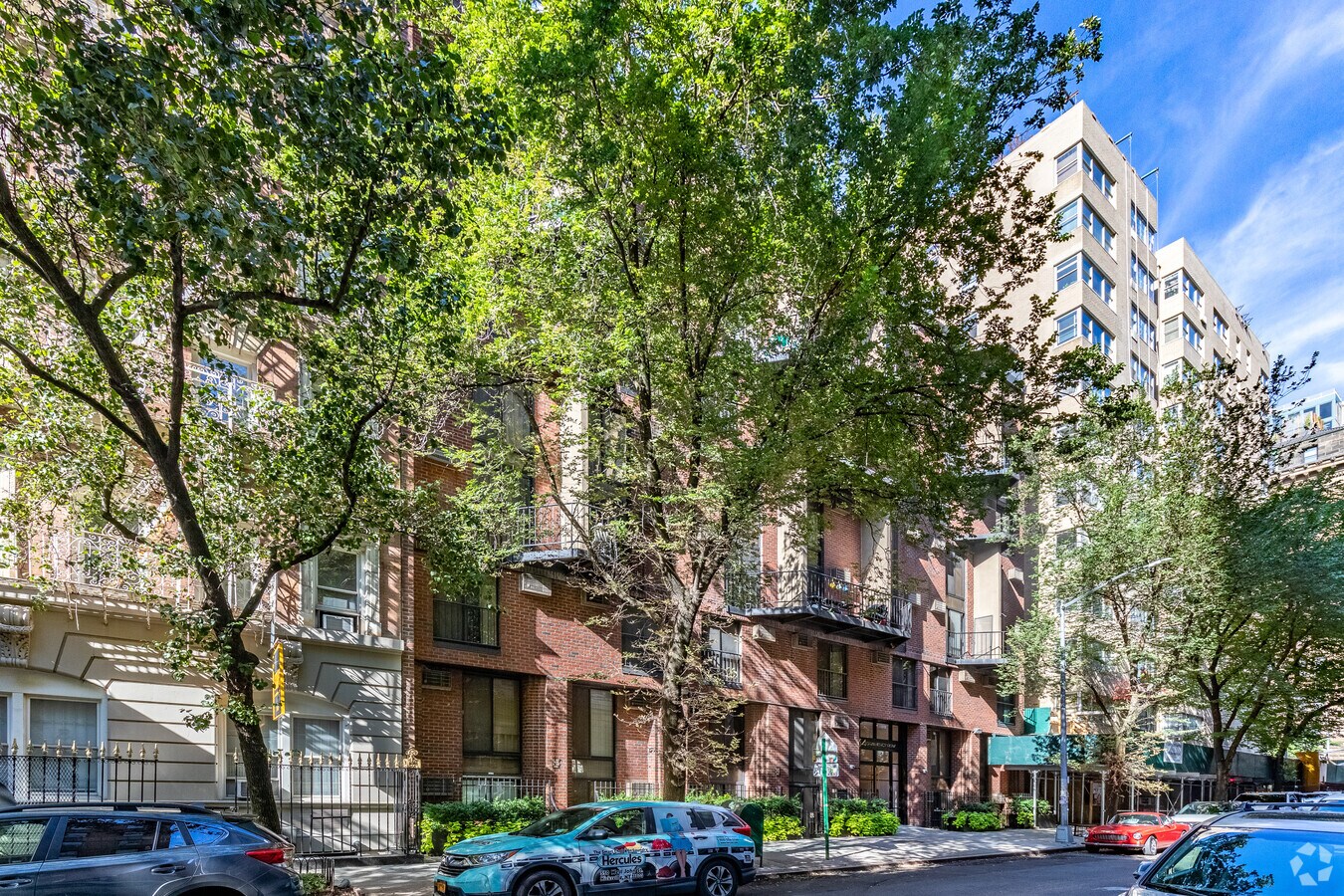 Photo - Gramercy Row