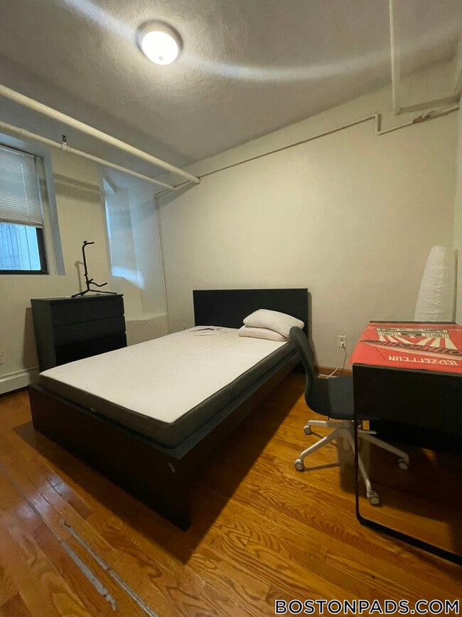 Photo - 115 St Stephen St Unit B-4