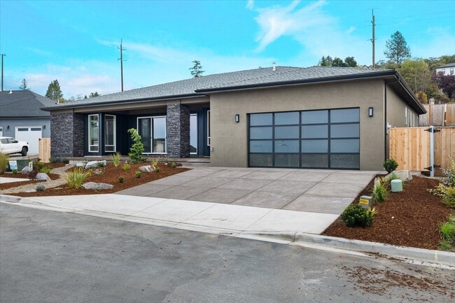 2794 High Cedars Ln