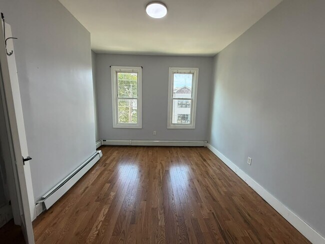 164 Delaware Ave 3R