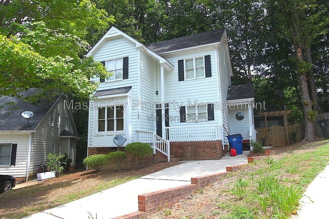 Building Photo - 1600 Nesfield Pl