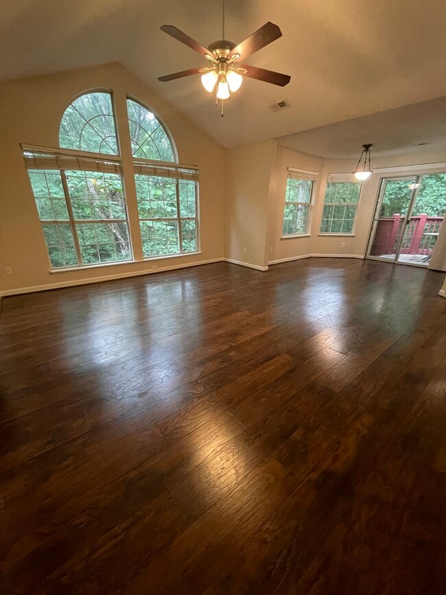 Photo - 909 Wentworth Ct Condo