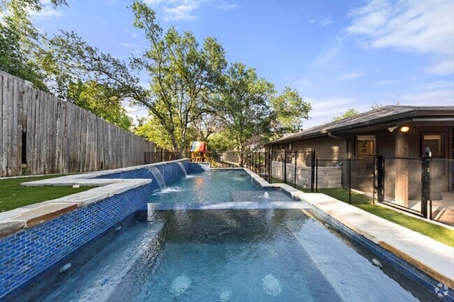 Building Photo - 6002 Mt Bonnell Rd Rental