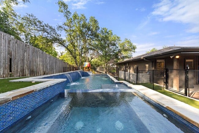 Photo - 6002 Mt Bonnell Rd Casa