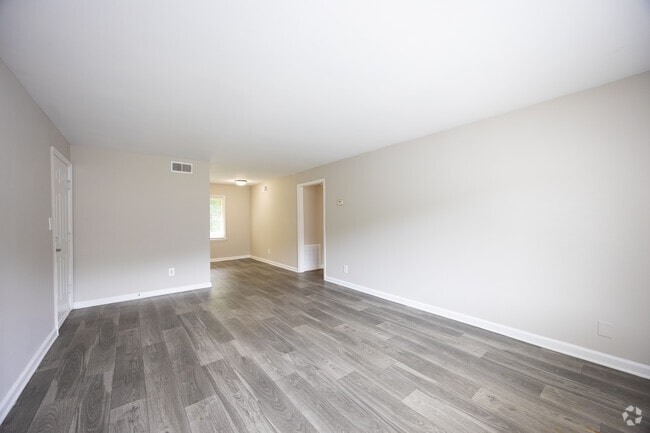 1 habitación, 1 baño - 725 pies cuadrados - Sala de estar - Broadway at East Atlanta