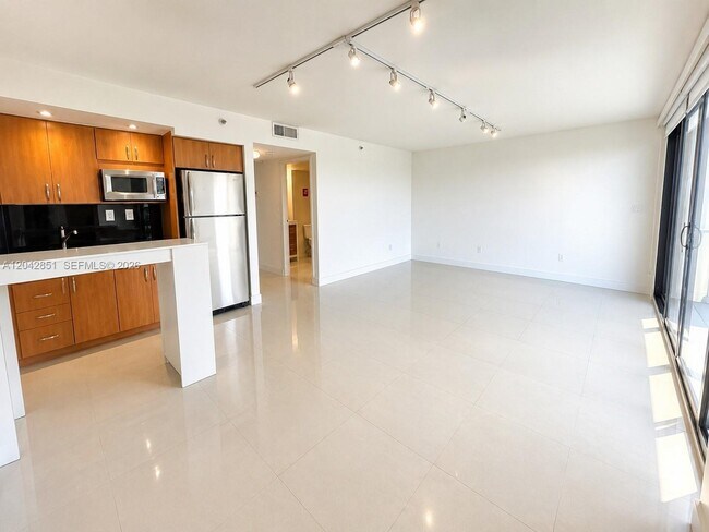 Photo - 555 NE 15th St Unit 403