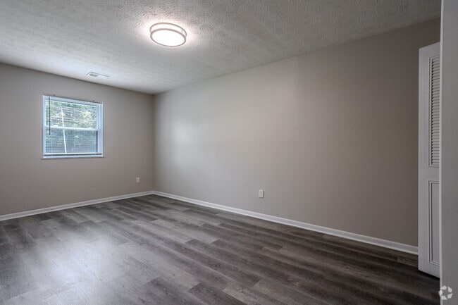 2 BR, 1 BA - 850 SF - Garden W/ Patio