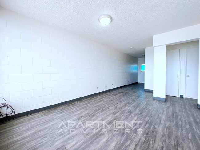 Photo - 1218 N School St Unidad 3A