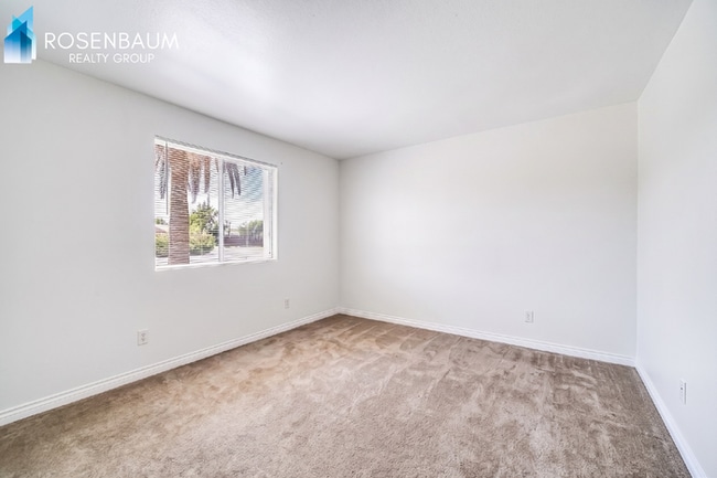 Photo - Charming 1 Bed / 1 Bath ground level condo unit in Uptown Phoenix! Unit 15
