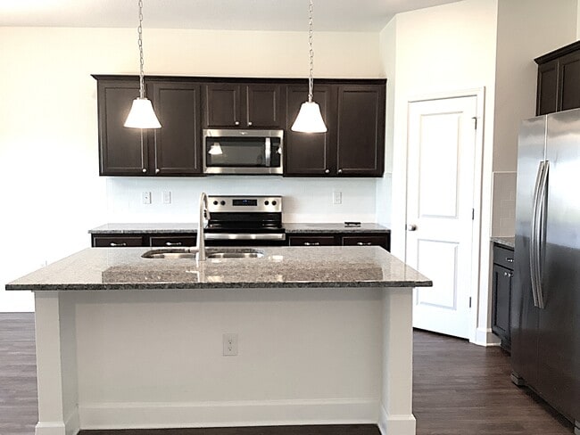 Photo - 4540 Reisswood Loop