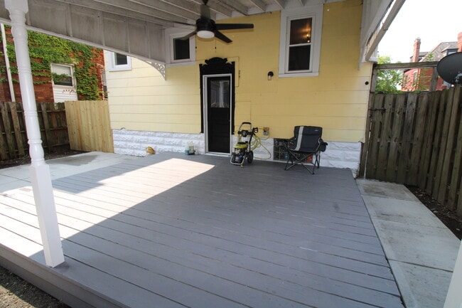 Sidewalk wrap around to patio, - 432 Southview Ave