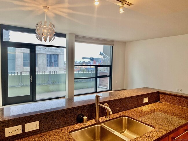 Photo - 350 Eleventh Ave