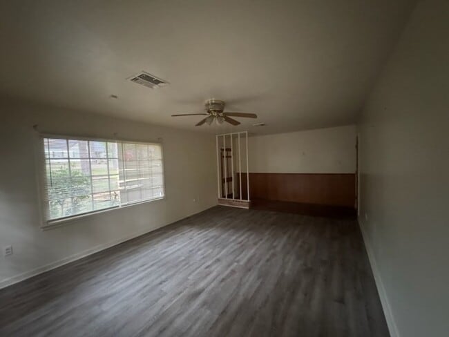 Photo - 247 Dona Ave