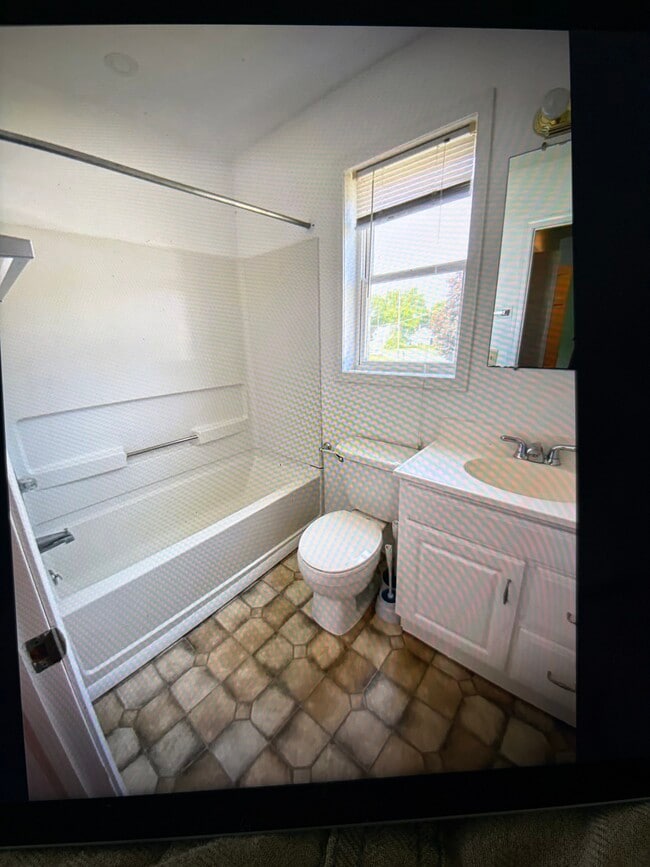 Photo - 7 Church St Unit 4