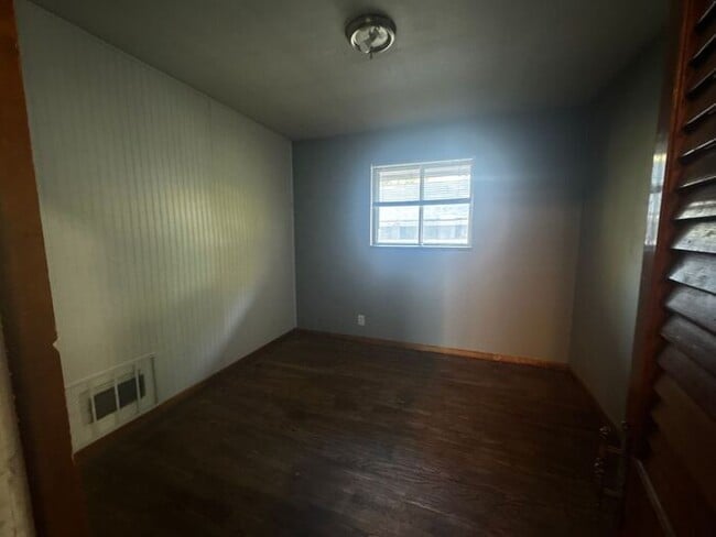 Photo - 3 Bedroom, 1 Bath House on Cul De Sac!