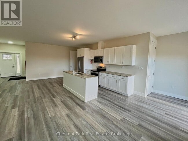 Photo - 319922 Kemble Rock Rd